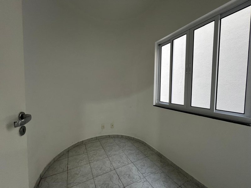 Sobrado Alto Padrão com Piscina e Quintal na Vila Oliveira  Mogi das Cruzes - 