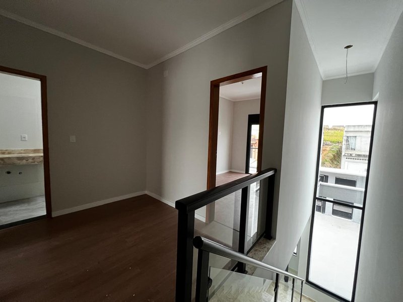 Sobrado com Área Gourmet e Quintal no Residencial Algarve  Mogi das Cruzes - 