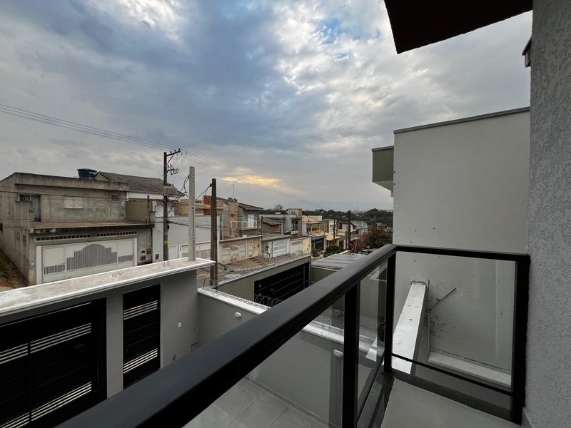 Sobrado com Área Gourmet e Quintal no Residencial Algarve  Mogi das Cruzes - 