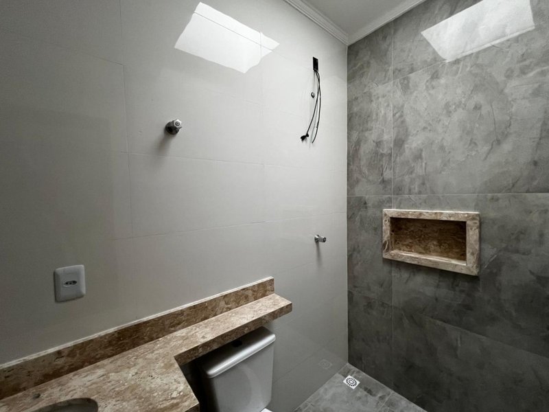Sobrado com Área Gourmet e Quintal no Residencial Algarve  Mogi das Cruzes - 
