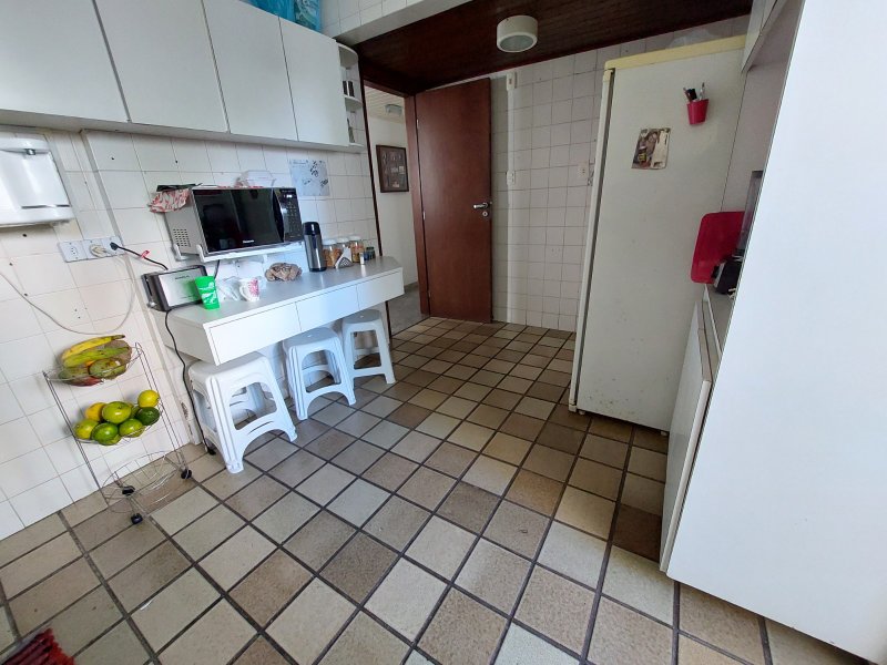 APARTAMENTO 4 QUARTOS SUÍTE VARANDA PISCINA 2 GARAGENS À VENDA NO CAMINHO DAS ÁRVORES! Rua Várzea de Santo Antônio Salvador - 