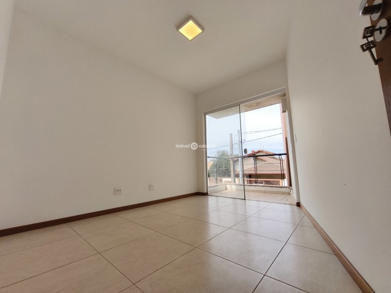 Sobrado com 3 dormitórios e área gourmet com piscina no Porto Seguro  Avaré - 