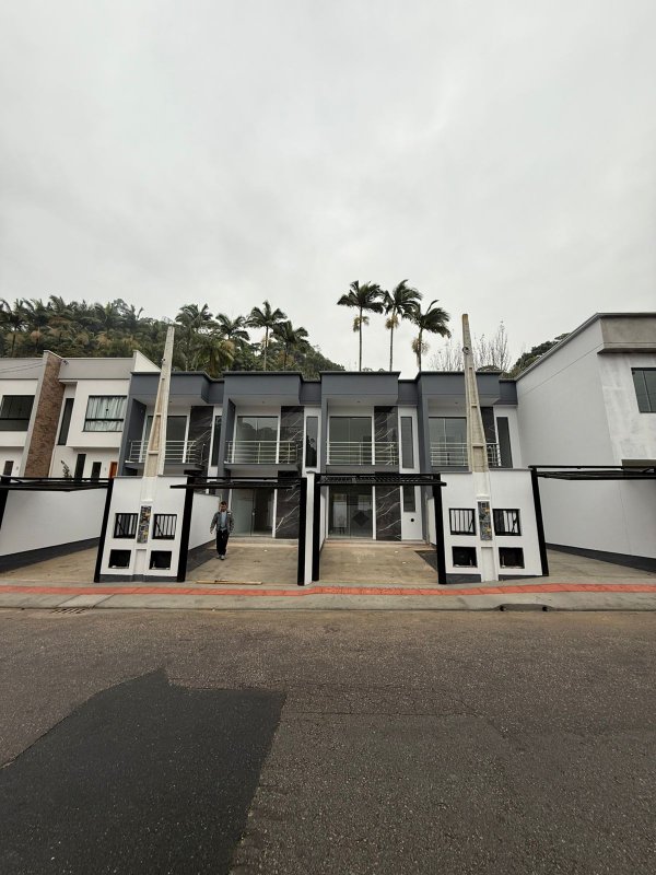 CASA COM 2 DORMITÓRIOS NO BAIRRO NOVA BRASÍLIA  Brusque - 