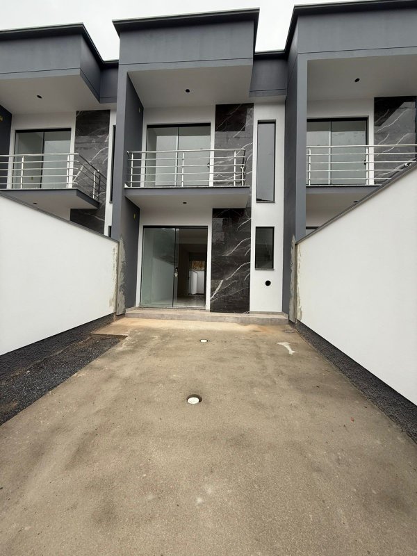 CASA COM 2 DORMITÓRIOS NO BAIRRO NOVA BRASÍLIA  Brusque - 
