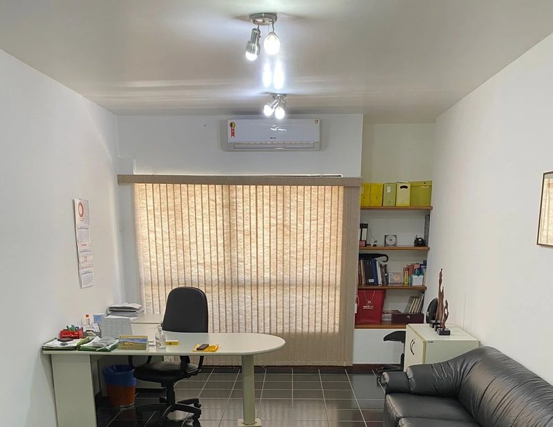 SALA COMERCIAL BANHEIRO ELEVADOR RECEPÇÃO À VENDA ou LOCAÇÃO NO ITAIGARA!!! Avenida Antônio Carlos Magalhães Salvador - 
