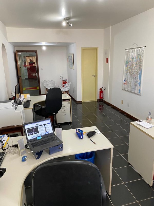 LOCAÇÃO DE SALA COMERCIAL MODERNA LOCALIZAÇÃO PRIVILEGIADA NA PITUBA Avenida Antônio Carlos Magalhães Salvador - 