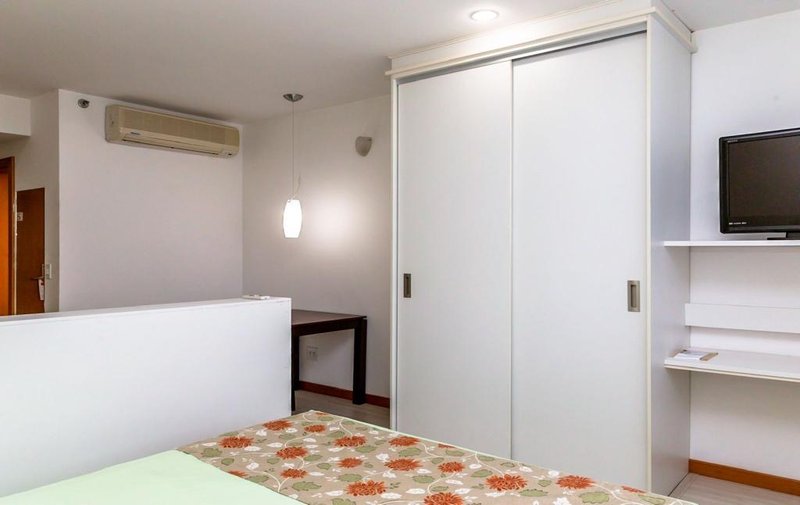 FLAT A VENDA LOCALIZAÇÃO PRIVILEGIADA CONFORTO E QUALIDADE EXCELENTE PARA INVESTIMENTOS!!! Avenida Antônio Carlos Magalhães Salvador - 