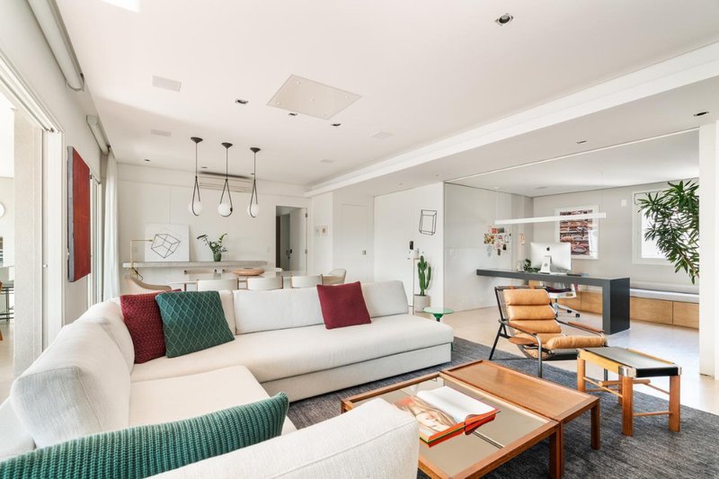 VENDO APARTAMENTO 158M2 - 3 SUÍTES – 3 VAGAS – MODERNO – MARAVILHOSO! Avenida Horácio Lafer São Paulo - 
