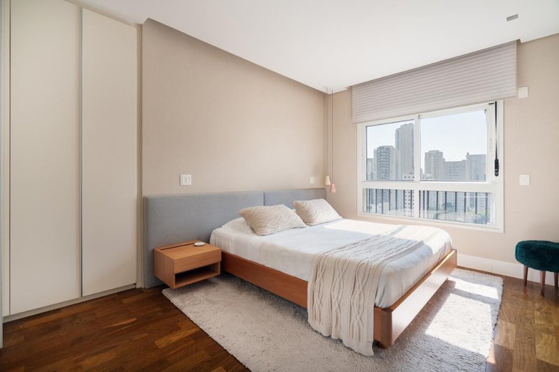VENDO APARTAMENTO 158M2 - 3 SUÍTES – 3 VAGAS – MODERNO – MARAVILHOSO! Avenida Horácio Lafer São Paulo - 