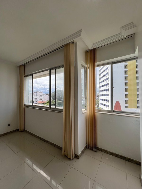 APARTAMENTO NASCENTE 2 QUARTOS SUÍTE GABINETE VARANDA GARAGEM À VENDA NO CANDEAL! Rua Alexandrina Ramalho Salvador - 