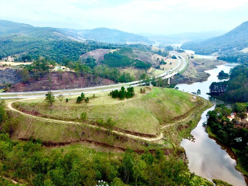 Terreno pé na água à venda em Nazaré Paulista  Nazaré Paulista - 