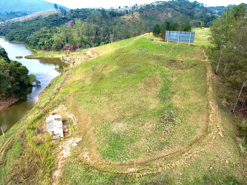 Terreno pé na água à venda em Nazaré Paulista  Nazaré Paulista - 