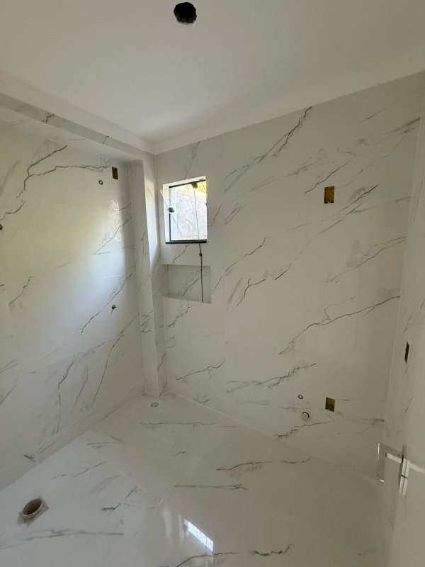 CASA COM 1 SUÍTE E 2 QUARTOS NA NOVA BRALISIA  Brusque - 