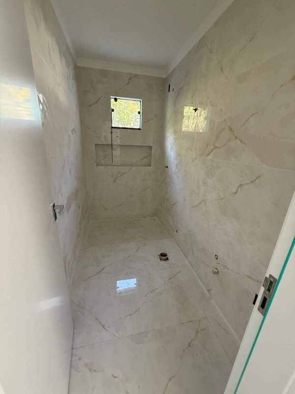 CASA COM 1 SUÍTE E 2 QUARTOS NA NOVA BRALISIA  Brusque - 