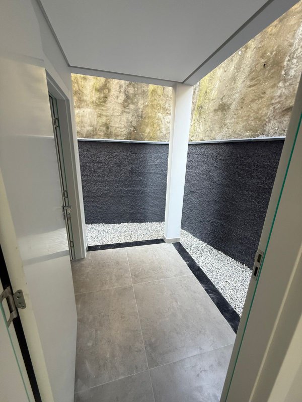 CASA COM 1 SUÍTE E 2 QUARTOS NA NOVA BRALISIA  Brusque - 