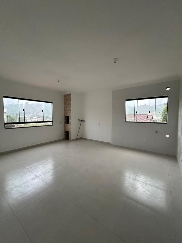 APARTAMENTO COM 2 QUARTOS NO LAGEADO BAIXO  Guabiruba - 