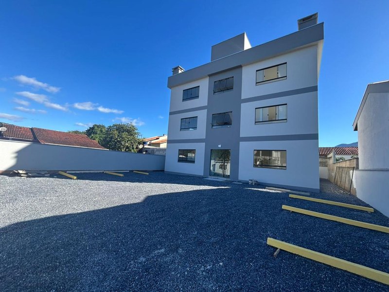 APARTAMENTO COM 2 QUARTOS NO LAGEADO BAIXO  Guabiruba - 