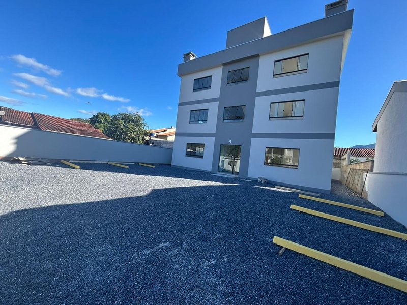 APARTAMENTO COM 2 QUARTOS NO LAGEADO BAIXO  Guabiruba - 