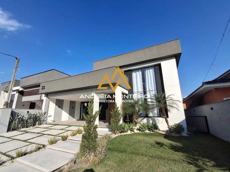 Casa com 3 quartos, 195 m², à venda por R$990.000,00 - Cajueiros (Itaipuaçu) - Maricá/RJ  Maricá - 