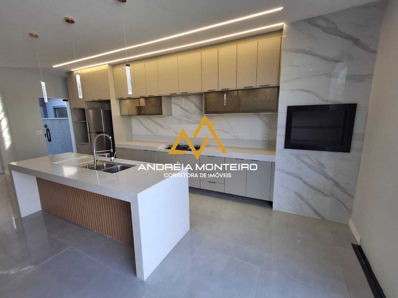 Casa com 3 quartos, 195 m², à venda por R$990.000,00 - Cajueiros (Itaipuaçu) - Maricá/RJ  Maricá - 