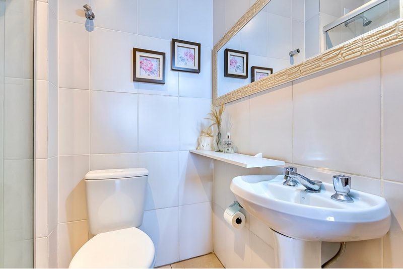 R$ 480.000 - OPORTUNIDADE - 65M2 - 2 DORM - SUÍTE - VISTA - DEPÓSITO - 1 VAGA Rua Eugênio du Pasquier Porto Alegre - 