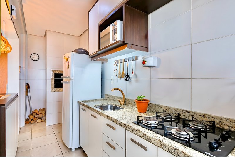 R$ 480.000 - OPORTUNIDADE - 65M2 - 2 DORM - SUÍTE - VISTA - DEPÓSITO - 1 VAGA Rua Eugênio du Pasquier Porto Alegre - 