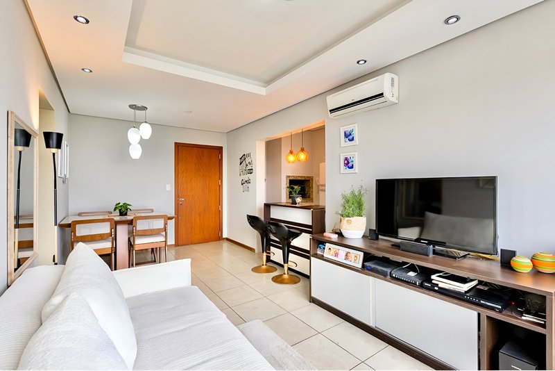 R$ 480.000 - OPORTUNIDADE - 65M2 - 2 DORM - SUÍTE - VISTA - DEPÓSITO - 1 VAGA Rua Eugênio du Pasquier Porto Alegre - 