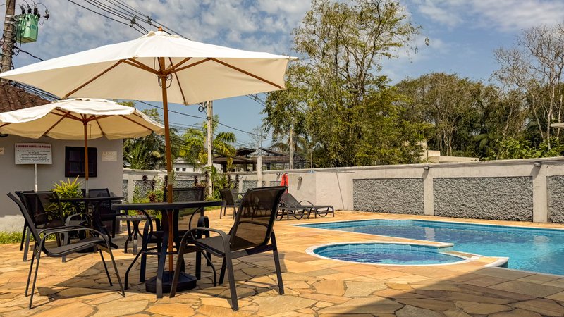 Flat charmoso em condomínio na Praia de Juquehy - À VENDA  São Sebastião - 