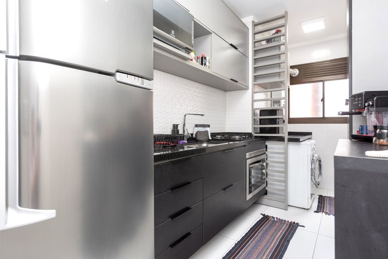 R$ 435.000 - LINDO APARTAMENTO - 63M2 - 2 DORM - 1 VAGA - INFRA Avenida Sertório Porto Alegre - 