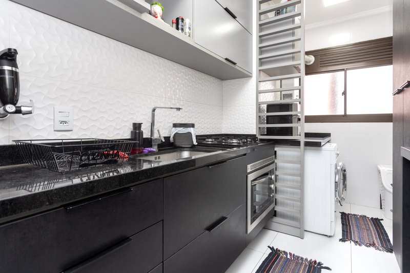 R$ 435.000 - LINDO APARTAMENTO - 63M2 - 2 DORM - 1 VAGA - INFRA Avenida Sertório Porto Alegre - 