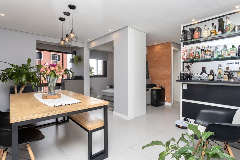 R$ 435.000 - LINDO APARTAMENTO - 63M2 - 2 DORM - 1 VAGA - INFRA Avenida Sertório Porto Alegre - 