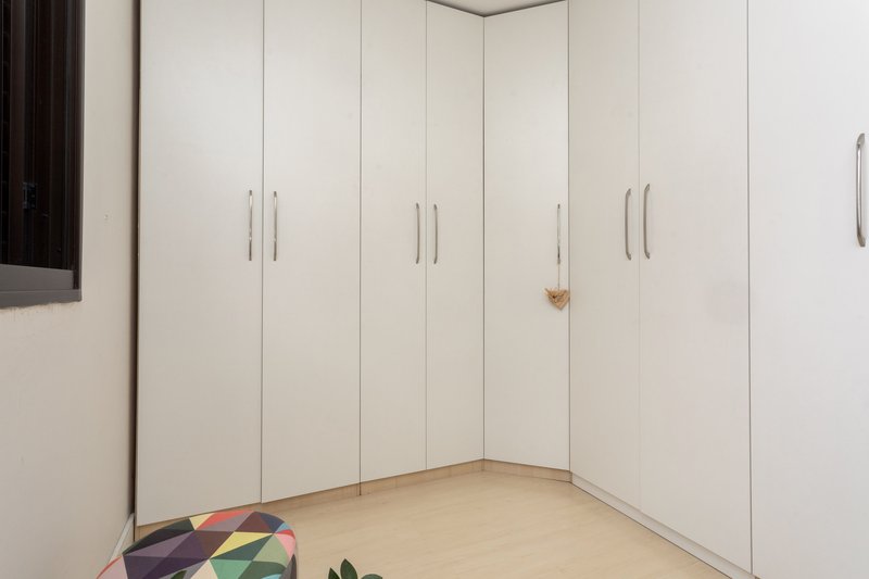 R$ 435.000 - LINDO APARTAMENTO - 63M2 - 2 DORM - 1 VAGA - INFRA Avenida Sertório Porto Alegre - 