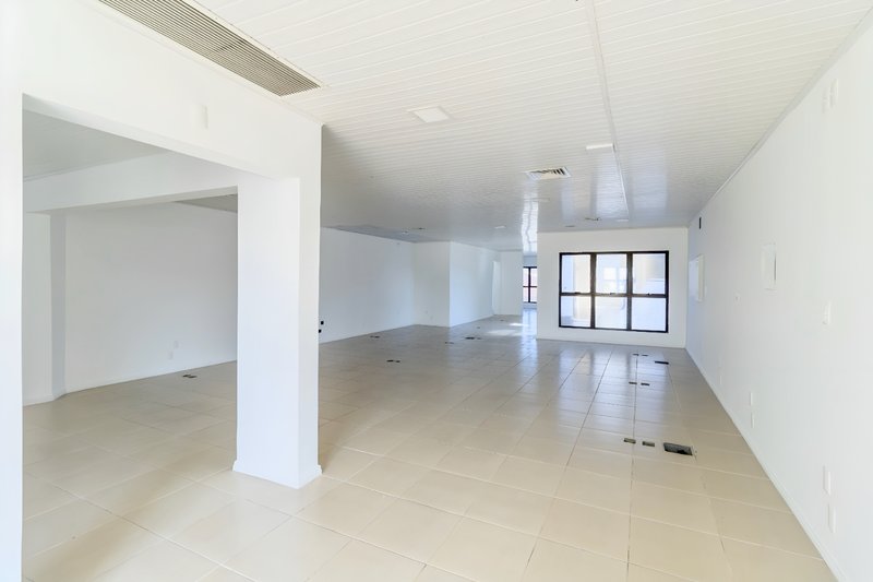 R$ 1.500.000 - ÓTIMO PRÉDIO COMERCIAL - 4 ANDARES - 552M2 - 3 VAGAS Avenida Pernambuco Porto Alegre - 