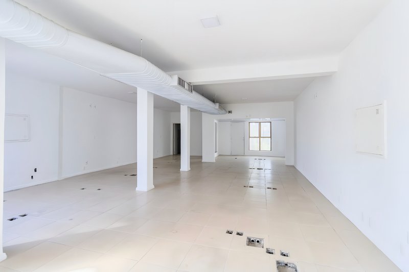 R$ 1.500.000 - ÓTIMO PRÉDIO COMERCIAL - 4 ANDARES - 552M2 - 3 VAGAS Avenida Pernambuco Porto Alegre - 