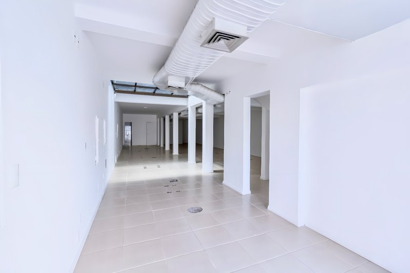 R$ 1.500.000 - ÓTIMO PRÉDIO COMERCIAL - 4 ANDARES - 552M2 - 3 VAGAS Avenida Pernambuco Porto Alegre - 