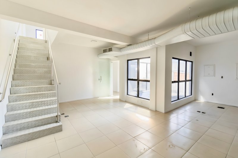 R$ 1.500.000 - ÓTIMO PRÉDIO COMERCIAL - 4 ANDARES - 552M2 - 3 VAGAS Avenida Pernambuco Porto Alegre - 