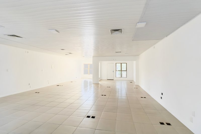 R$ 1.500.000 - ÓTIMO PRÉDIO COMERCIAL - 4 ANDARES - 552M2 - 3 VAGAS Avenida Pernambuco Porto Alegre - 