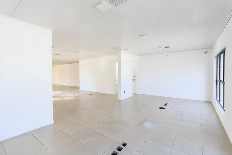 R$ 1.500.000 - ÓTIMO PRÉDIO COMERCIAL - 4 ANDARES - 552M2 - 3 VAGAS Avenida Pernambuco Porto Alegre - 