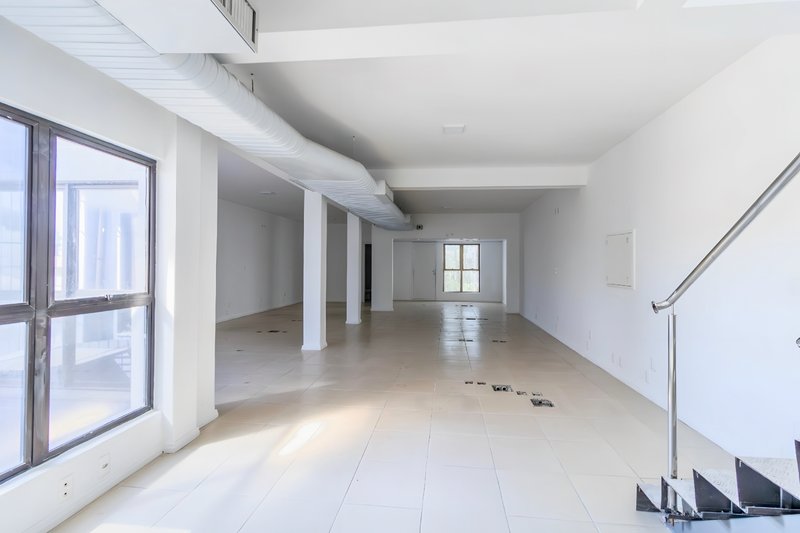 R$ 1.500.000 - ÓTIMO PRÉDIO COMERCIAL - 4 ANDARES - 552M2 - 3 VAGAS Avenida Pernambuco Porto Alegre - 