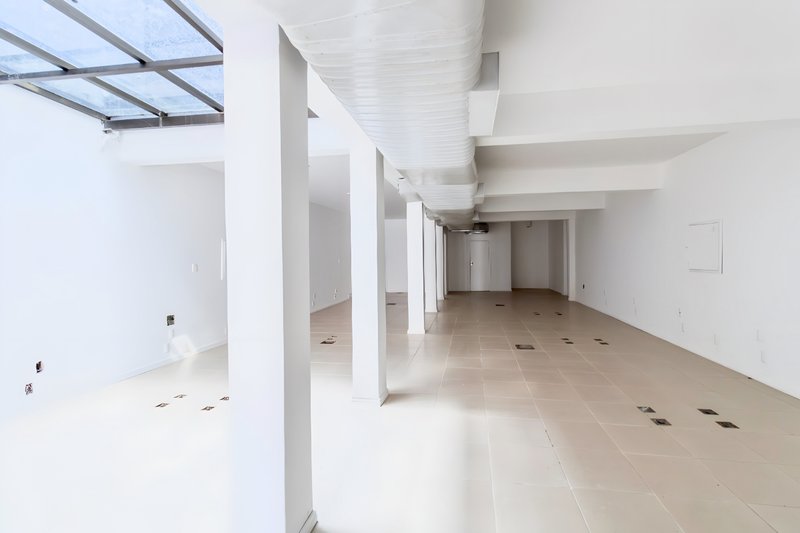 R$ 1.500.000 - ÓTIMO PRÉDIO COMERCIAL - 4 ANDARES - 552M2 - 3 VAGAS Avenida Pernambuco Porto Alegre - 