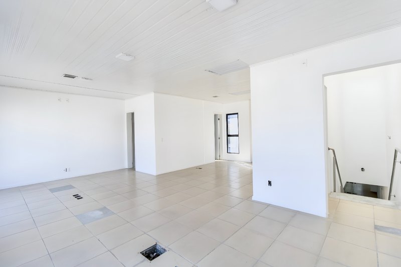 R$ 1.500.000 - ÓTIMO PRÉDIO COMERCIAL - 4 ANDARES - 552M2 - 3 VAGAS Avenida Pernambuco Porto Alegre - 