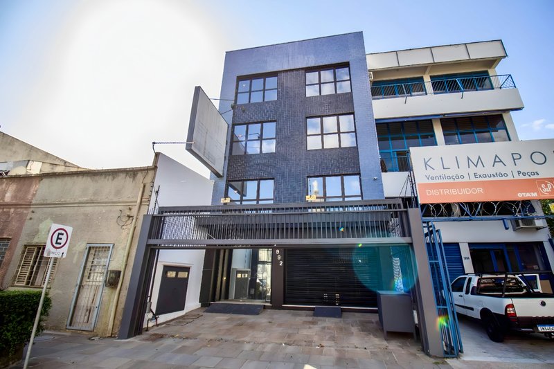 R$ 1.500.000 - ÓTIMO PRÉDIO COMERCIAL - 4 ANDARES - 552M2 - 3 VAGAS Avenida Pernambuco Porto Alegre - 