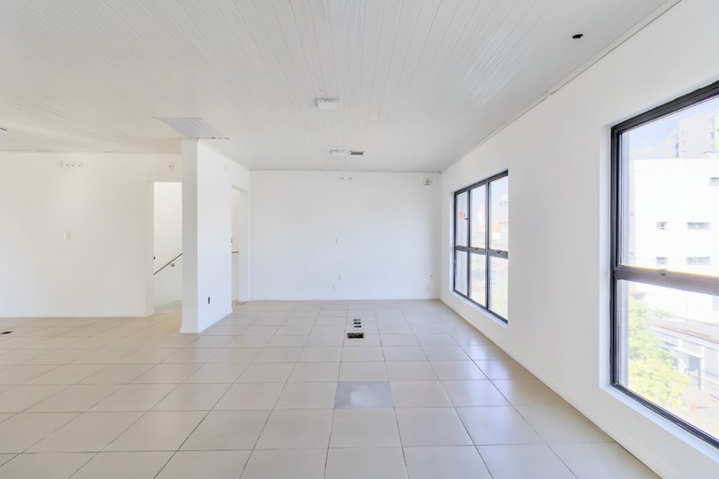 R$ 1.500.000 - ÓTIMO PRÉDIO COMERCIAL - 4 ANDARES - 552M2 - 3 VAGAS Avenida Pernambuco Porto Alegre - 