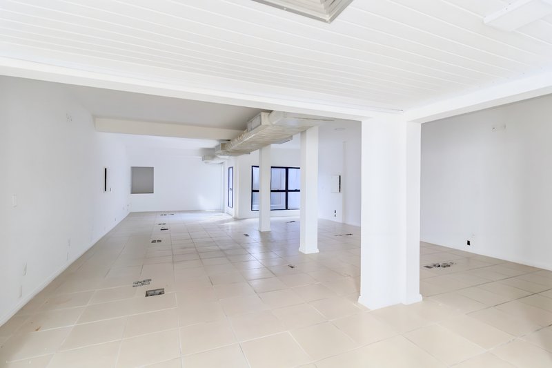 R$ 1.500.000 - ÓTIMO PRÉDIO COMERCIAL - 4 ANDARES - 552M2 - 3 VAGAS Avenida Pernambuco Porto Alegre - 