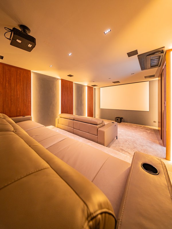 CASA LUXO, ARTE E TECNOLOGIA EM UM ÚNICO PROJETO Avenida Jequitibá Santana de Parnaíba - 