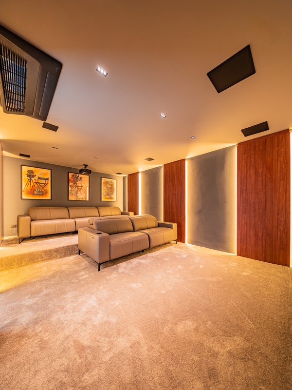 CASA LUXO, ARTE E TECNOLOGIA EM UM ÚNICO PROJETO Avenida Jequitibá Santana de Parnaíba - 