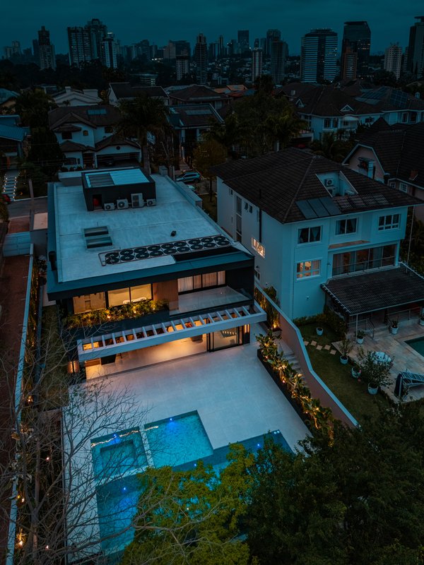 CASA LUXO, ARTE E TECNOLOGIA EM UM ÚNICO PROJETO Avenida Jequitibá Santana de Parnaíba - 