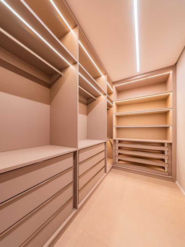 CASA LUXO, ARTE E TECNOLOGIA EM UM ÚNICO PROJETO Avenida Jequitibá Santana de Parnaíba - 