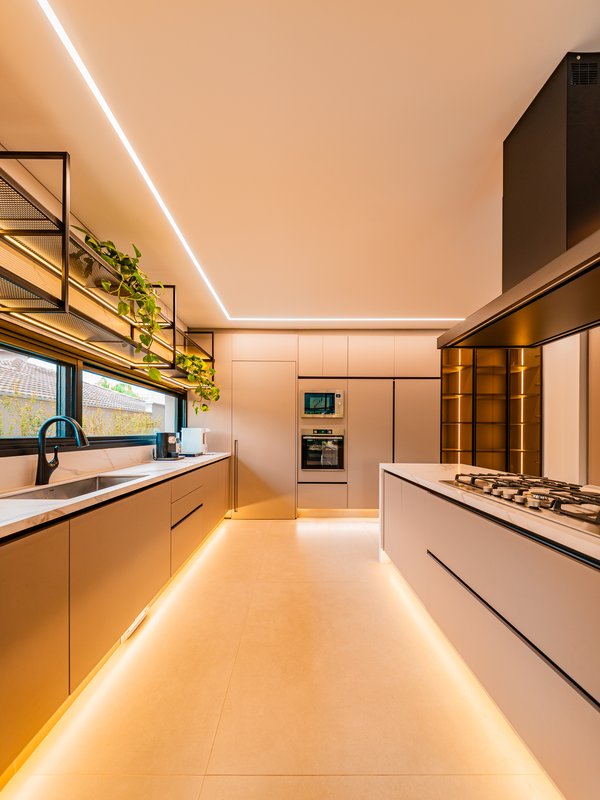 CASA LUXO, ARTE E TECNOLOGIA EM UM ÚNICO PROJETO Avenida Jequitibá Santana de Parnaíba - 