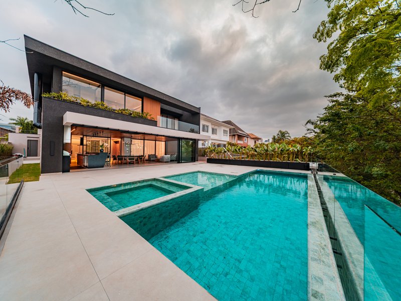 CASA LUXO, ARTE E TECNOLOGIA EM UM ÚNICO PROJETO Avenida Jequitibá Santana de Parnaíba - 